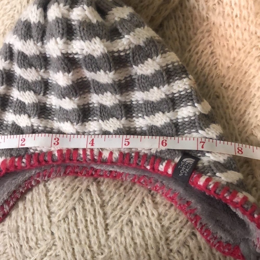 Like New* North Face Fleece Lined Warm Winter Hat - Picture 9 of 10